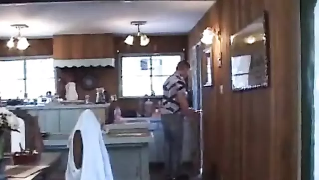 Худая казашка изменила мужу с соседом