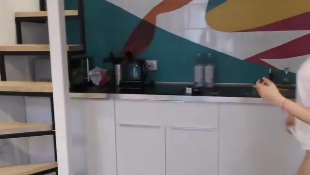 Худая казашка с тату кончает на члене друга